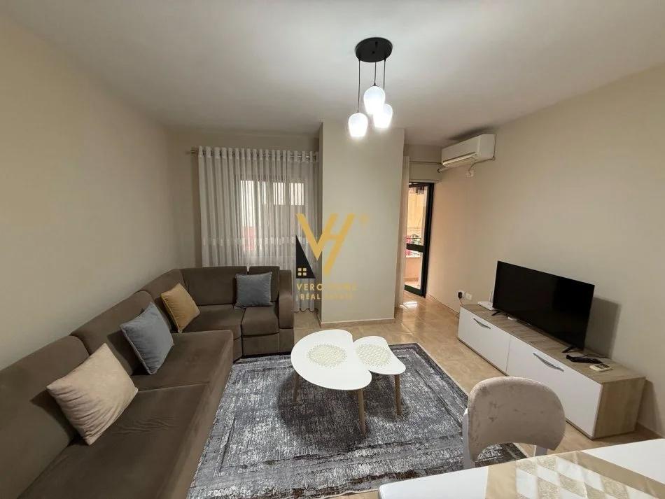 JEPET APARTAMENT 1+1+BLK ME QERA TE KODRA DIELLIT 50.000 LEK – Tiranë