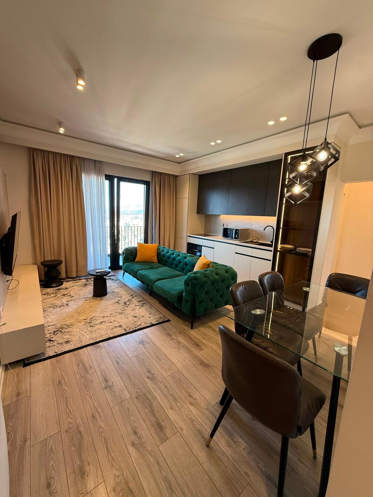 Super apartament luksoz tek rruga kavajes per qera – Tiranë - 1
