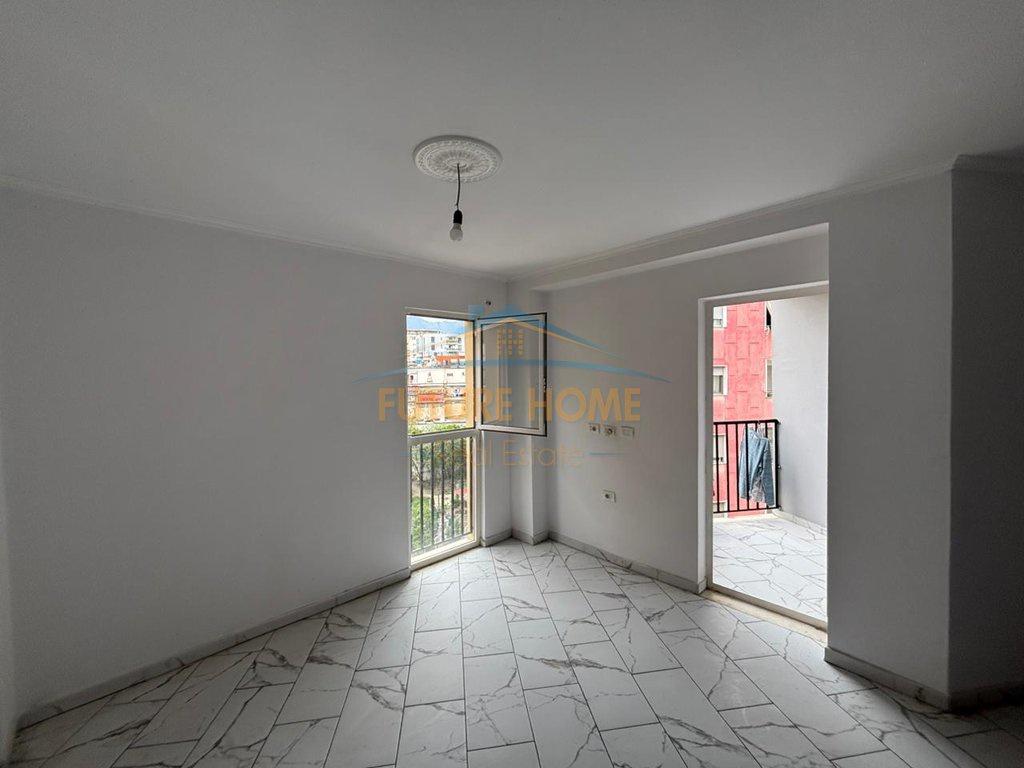 0692268458 Shitet, Apartament 1+1, Rruga Mine Peza, Tiranë. – Tiranë