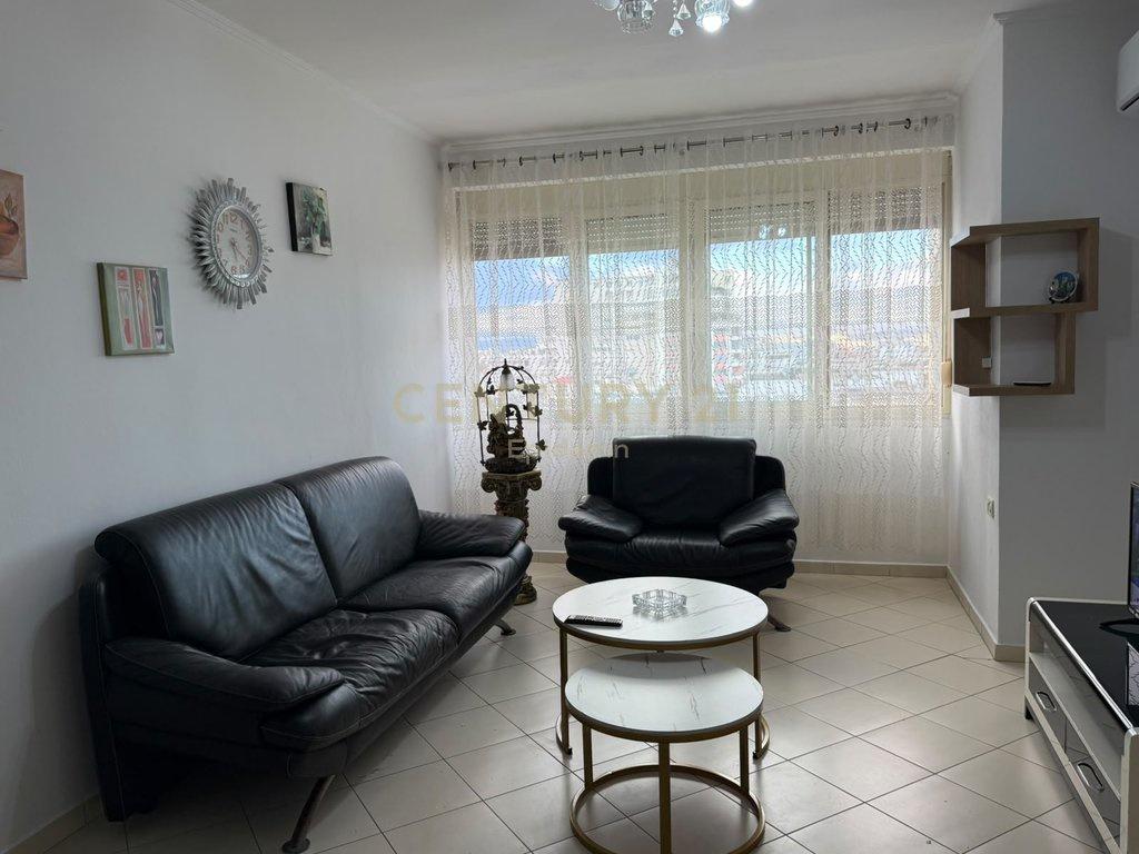 Jepet me qira apartament 2+1+2 prane Kazazit 460 € /Muaj – Durrës