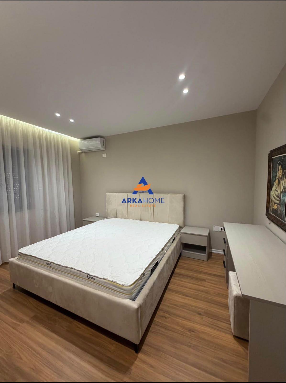 JEPET ME QERA APARTMENT 3+1+BALLKON "TE MEDRESEJA" 80.000 LE – Tiranë - 1
