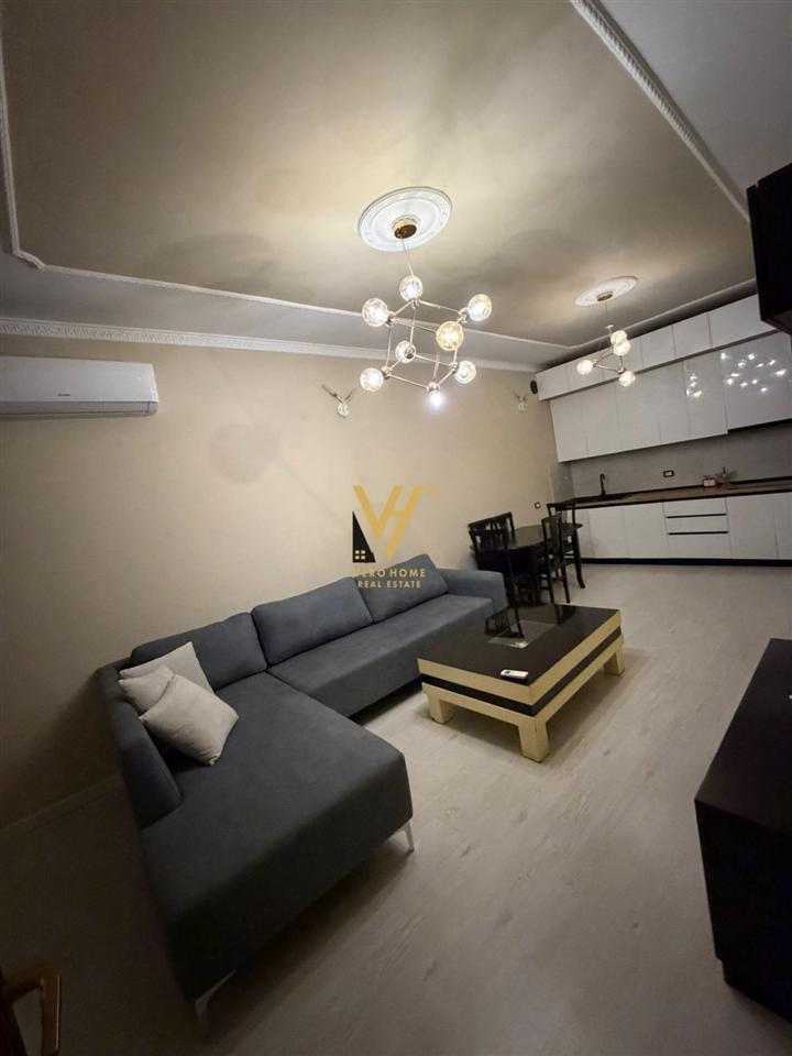 JEPET HYRJE 2+1 ME QIRA TE 21 DHJETORI 70.000 LEKE – Tiranë - 1