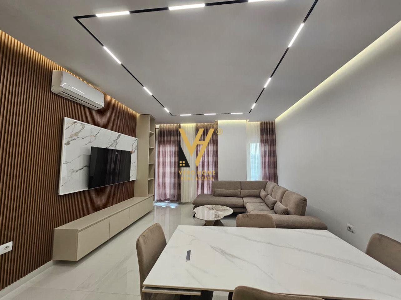 JEPET APARTAMENT 1+1 ME QIRA TEK ZOGU I ZI 800 EURO – Tiranë
