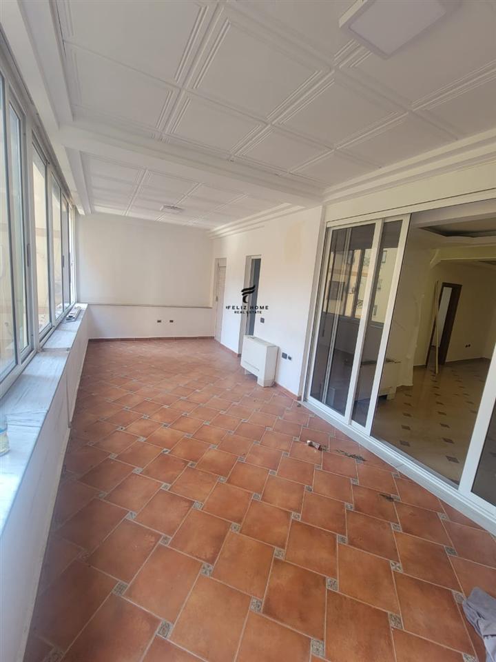 ZYRE ME QERA 170M2 BLLOK 1.700 EURO – Tiranë - 1