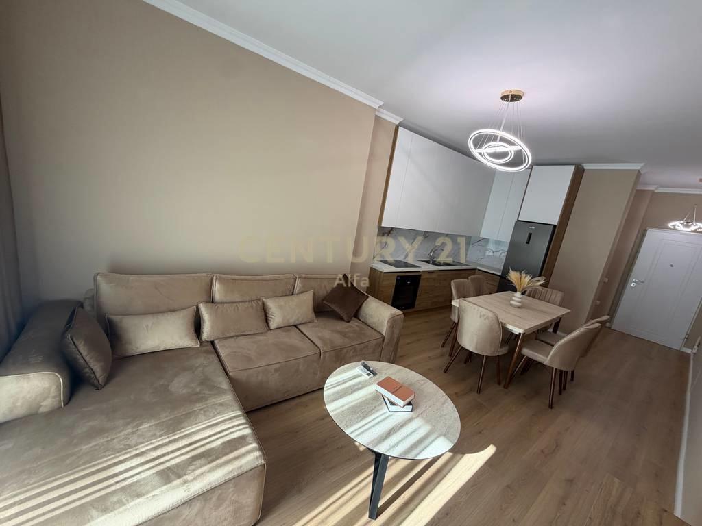 Apartament 2+1+2 me Qira te Kopshti Botanik | I – Tiranë