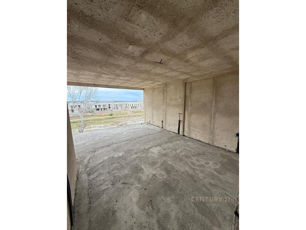 SHITET APARTAMENT 2+1 NË PORTO LALZI, PAMJE NGA MARINA – Durrës