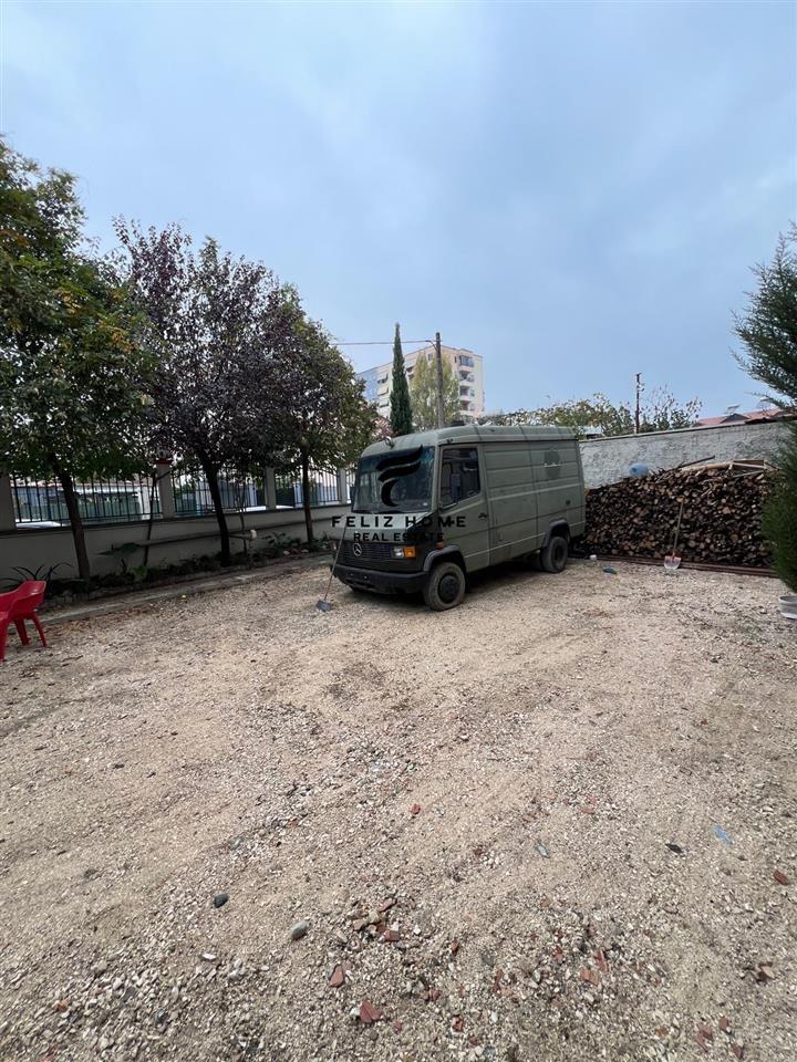 MAGAZINE ME QERA 368 M2 YZBERISHT 1200 EURO – Tiranë - 1