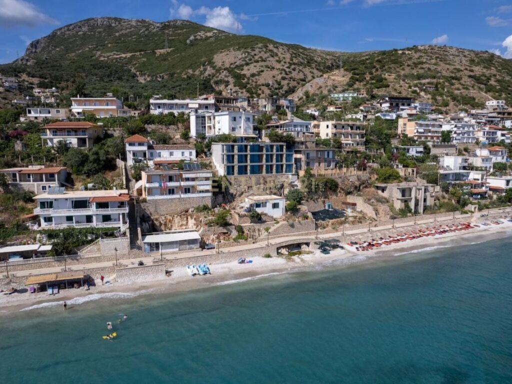 Truall për Shitje buzë shëtitores në Qeparo – Mundësi e Rral – Tiranë - 1
