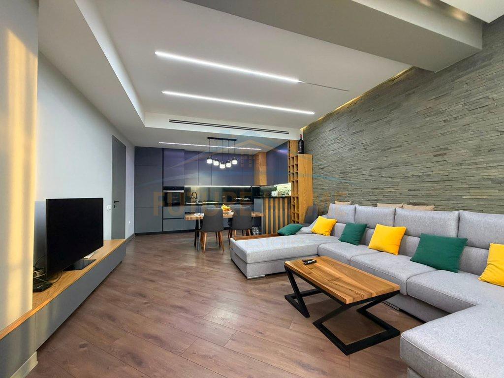 0692268458 Shitet, Apartament 2+1+2, Rruga e Kavajes, Tiranë – Tiranë