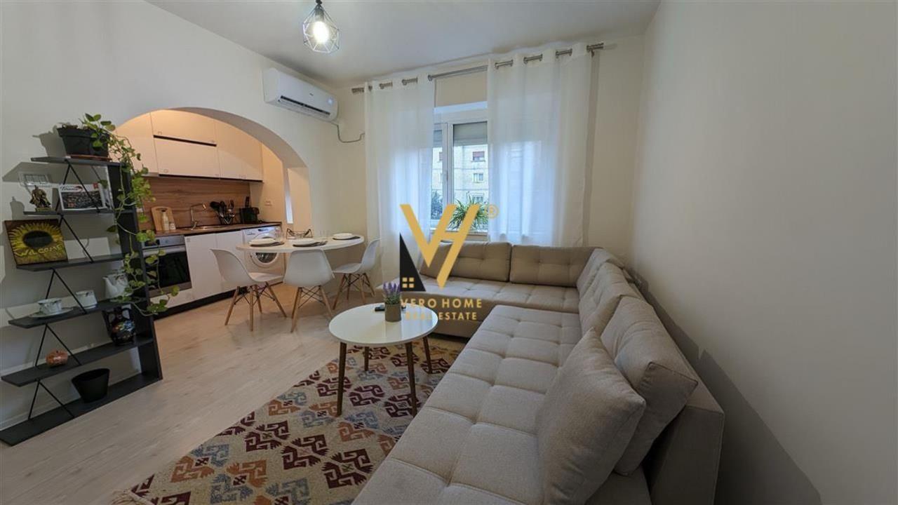 JEPET APARTAMENT 1+1+BLK ME QERA TE STACIONI TRENIT 600 EURO – Tiranë