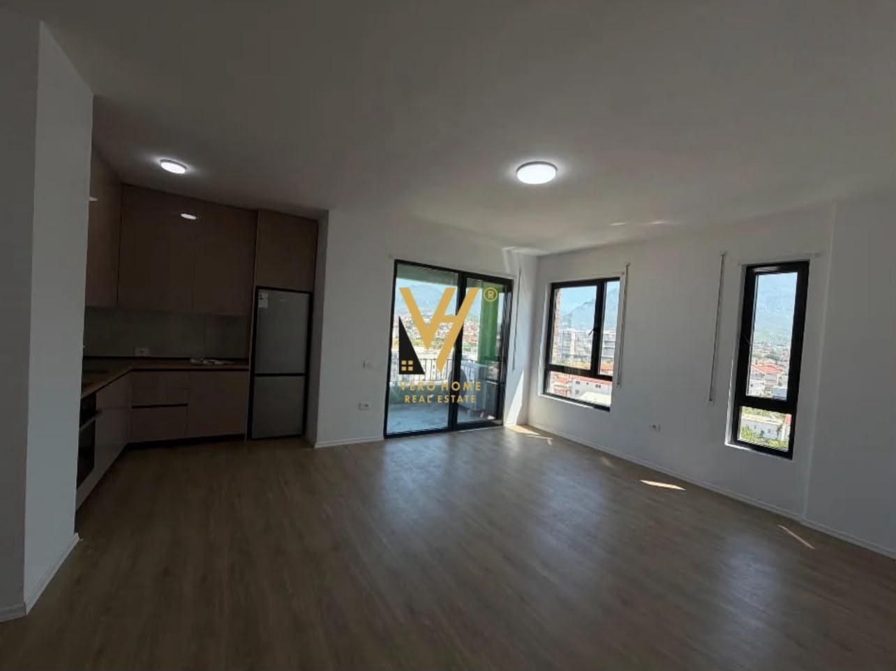 JEPET ZYRE 220 M2 ME QIRA TEK 5 MAJI 65.000 LEKE – Tiranë