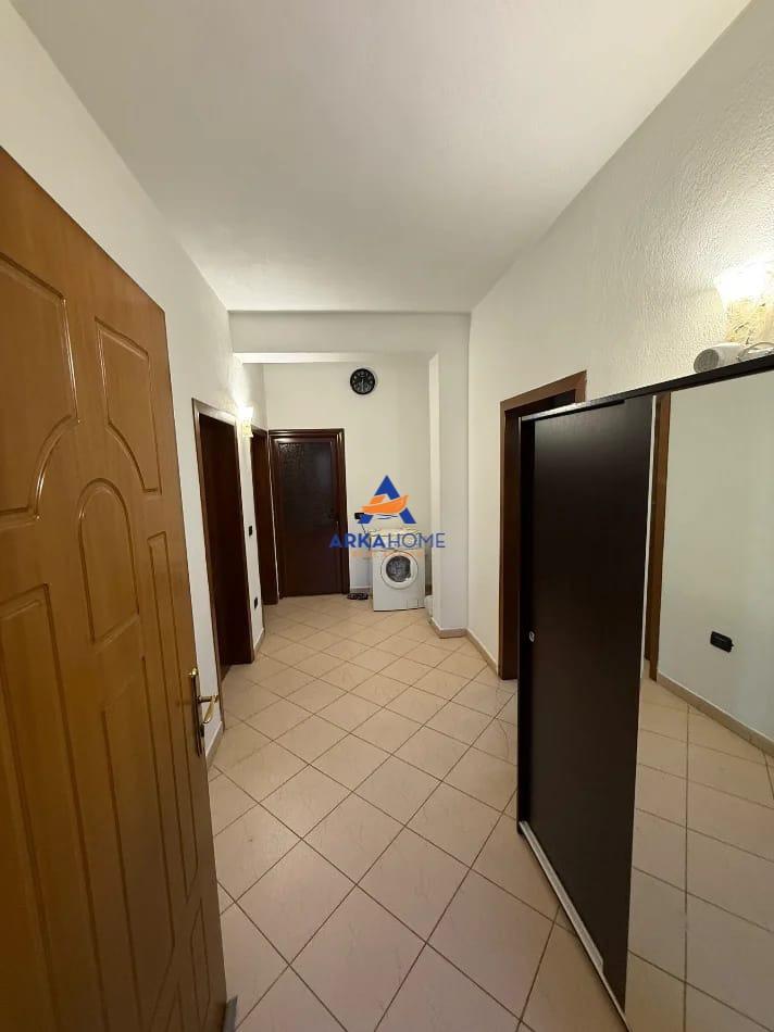 JEPET APARTMENT ME QERA 2+1+BALLKONE "SAUK" 500 EURO – Tiranë