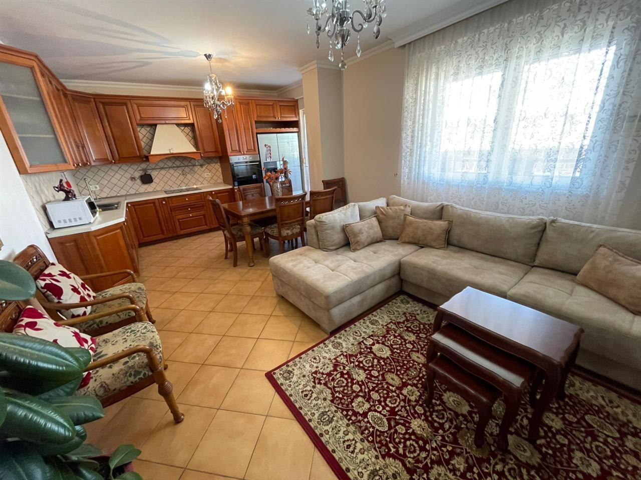 APARTAMENT ME QERA 2+1 STADIUMI AIR ALBANIA 1.000 EURO – Tiranë - 1