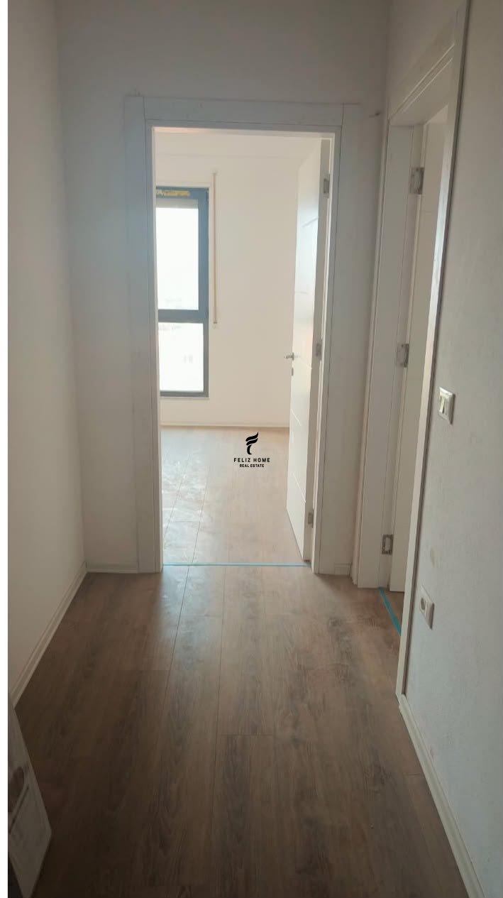APARTAMENT ME QERA 2+1 BULEVARDI I RI 75.000 LEKE FH-94015 – Tiranë