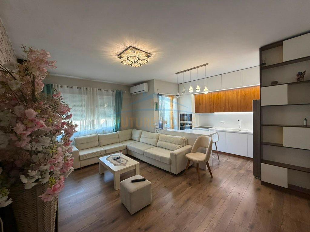 0693769552,Qera, Apartament 2+1+2, Komuna e parisit, – Tiranë