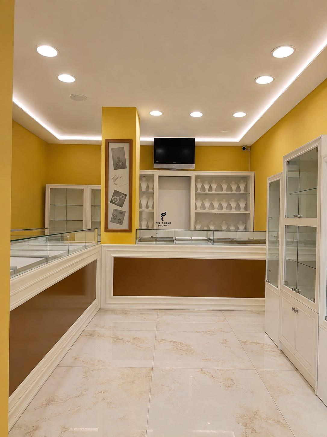 DYQAN ME QERA 44M2 RRUGA E DURRESIT 150.000 LEKE FH-86743 – Tiranë
