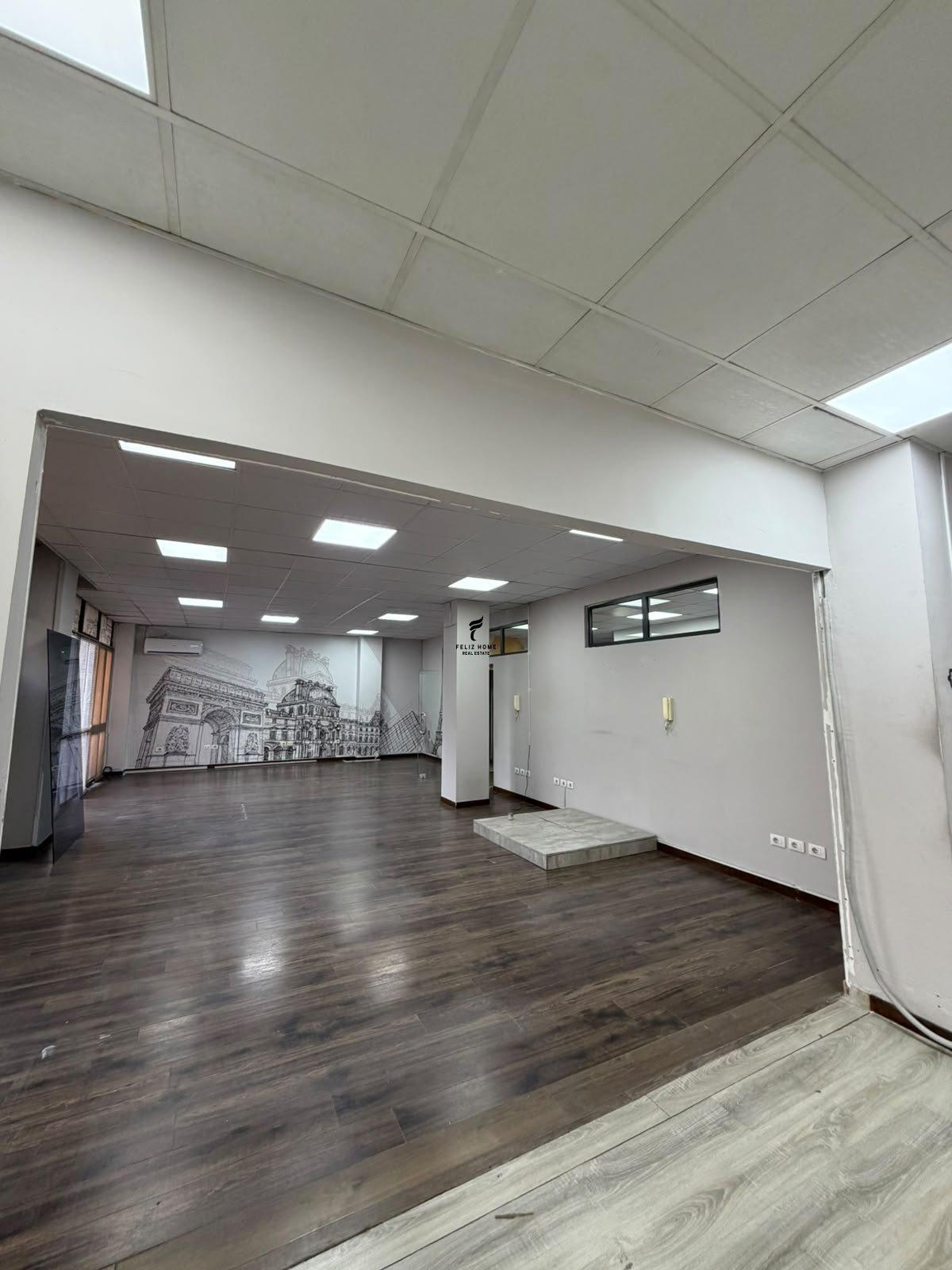ZYRE ME QERA 220 M2 BULEVARDI ZOGU 1 200.000 LEKE FH-93297 – Tiranë
