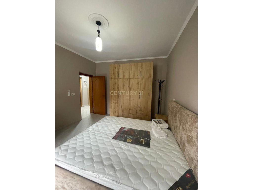 JEPET ME QIRA – APARTAMENT 2+1 | 21 DHJETORI** – Tiranë