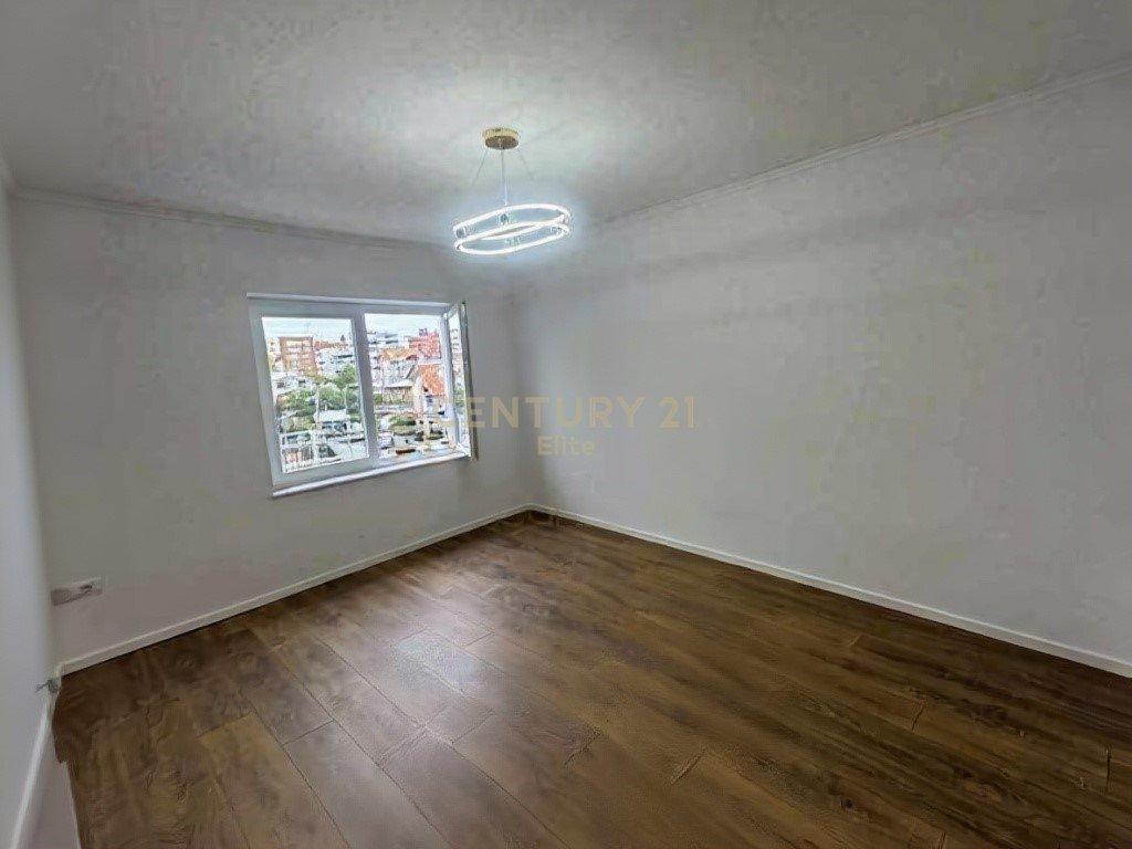 Shitet, Apartamente 1+1, prane Shkolles 26 Nentori ne Tirane – Tiranë - 1
