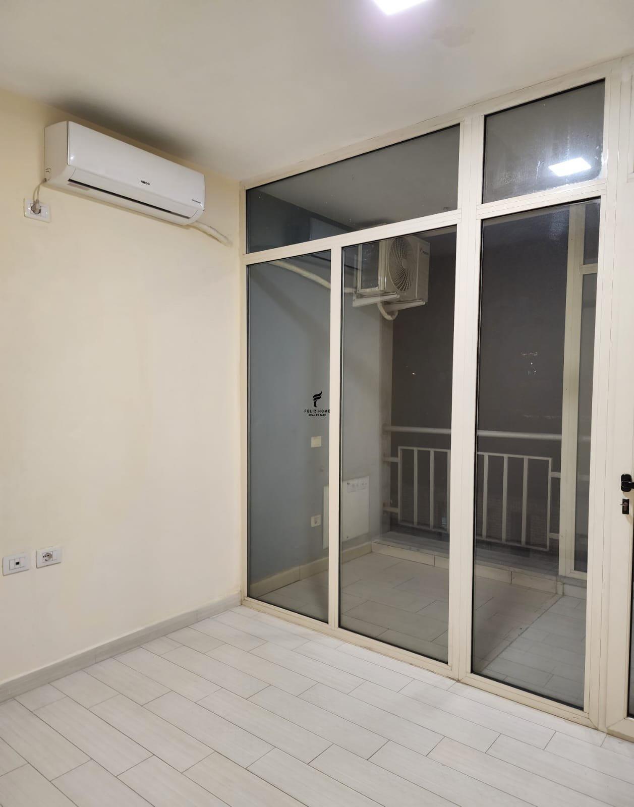 ZYRE ME QERA 142M2 PAZARI I RI 120.000 LEKE FH-92772 – Tiranë