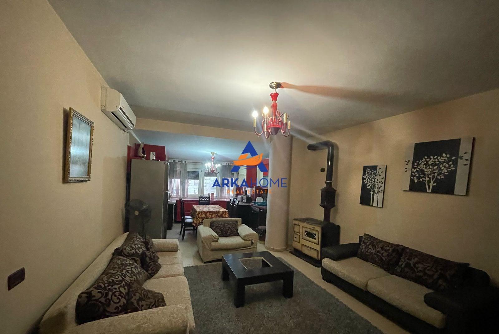 JEPET APARTAMENT ME QERA 3+1+BALLKON "ISH TREGU ELEKTRIK" 73 – Tiranë