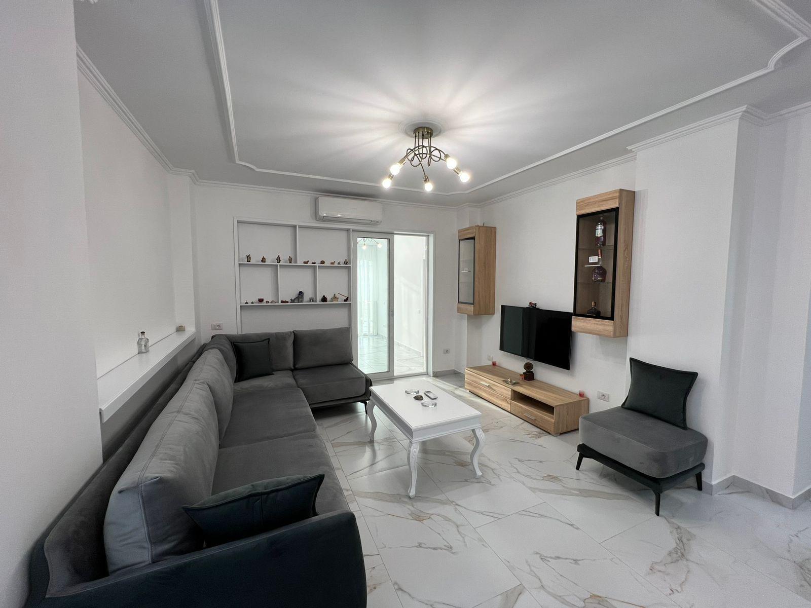 APARTAMENT ME QERA 2+1+2 BLLOK 1.200 EURO – Tiranë