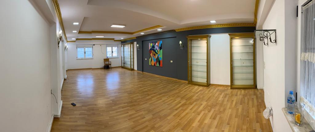 ZYRE ME QERA 120 M2 QENDER 140.000 LEKE – Tiranë
