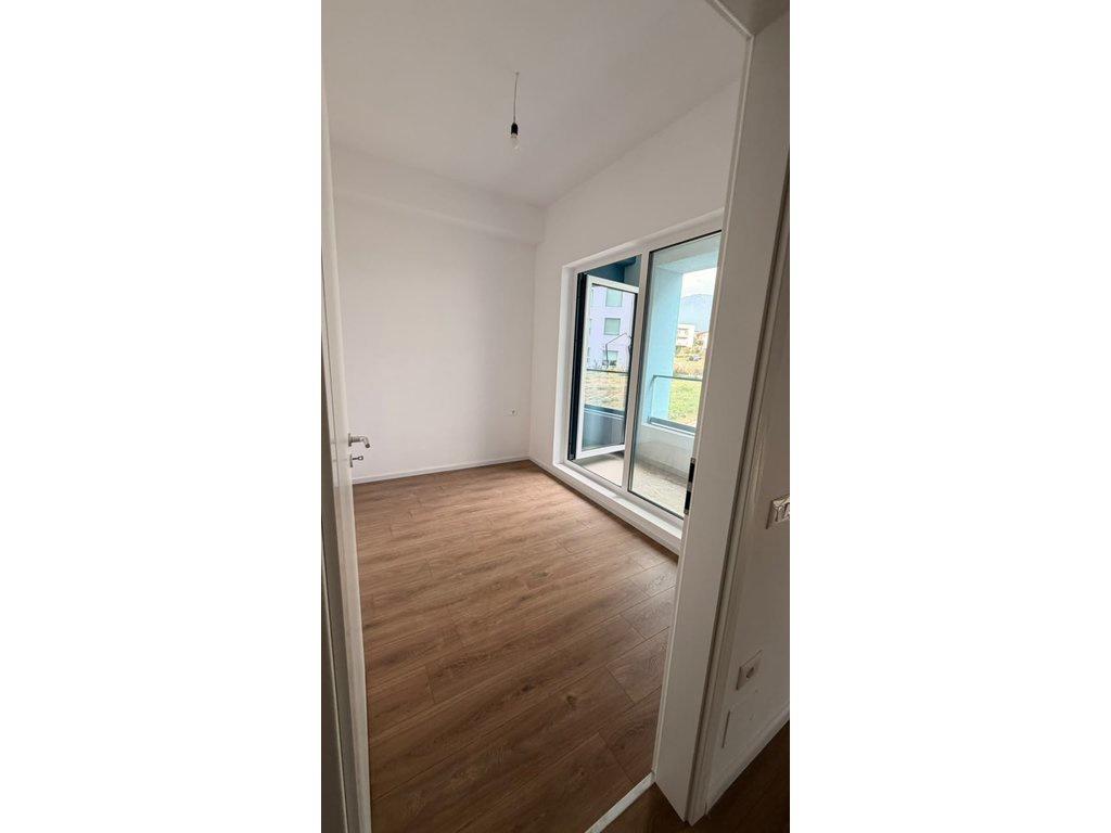 Shitet apartament 1+1, 43 m², Kompleksi Kadiu, Ali Demi – Tiranë