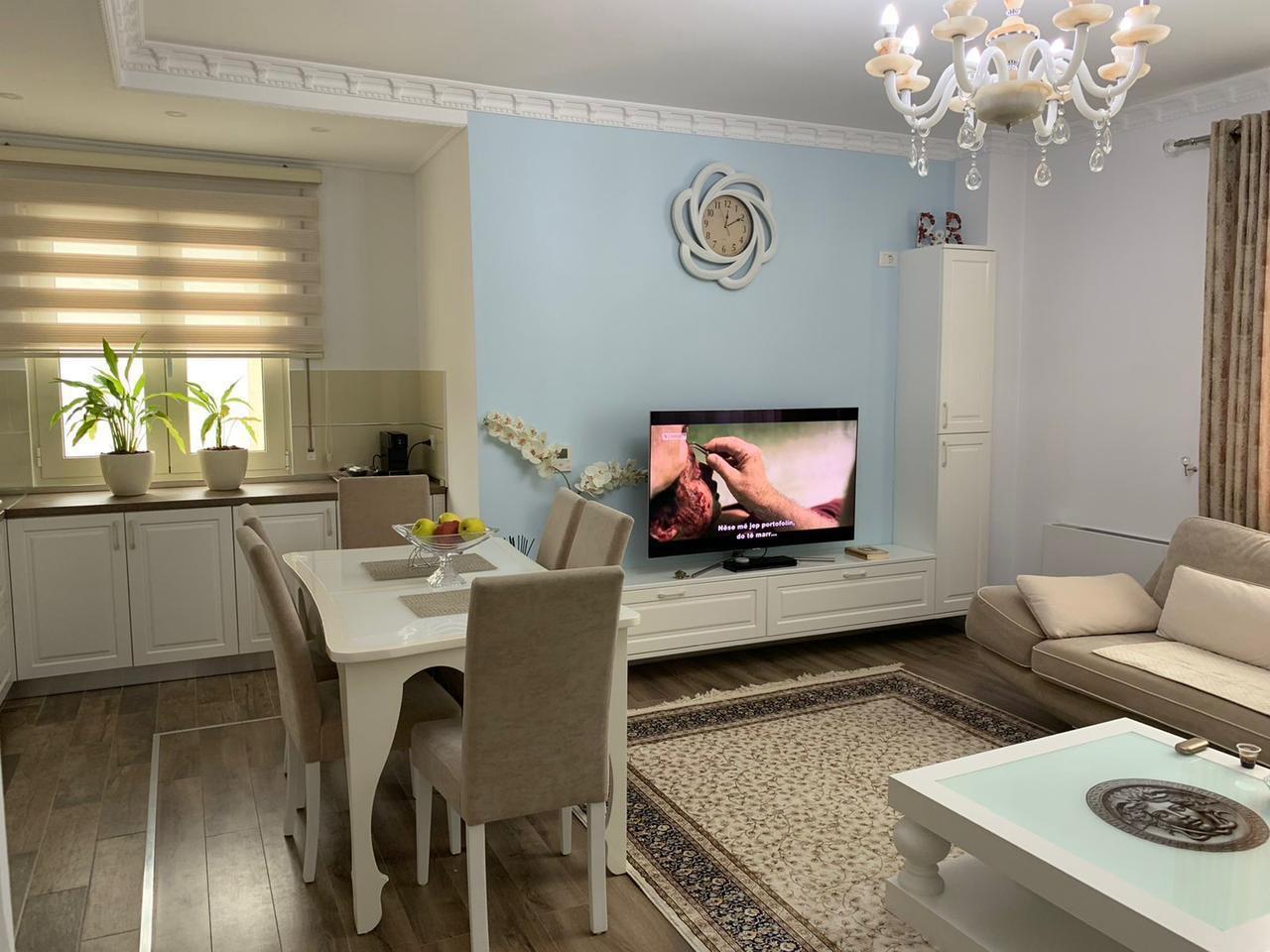 Jepet 3+1+2+garazh me qera tek liqeni i thate – Tiranë - 1