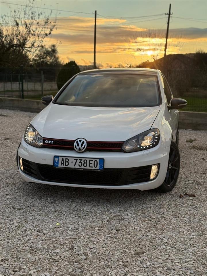 Volkswagen Golf 2.5 benz/gaz GTI LOOK – Durrës