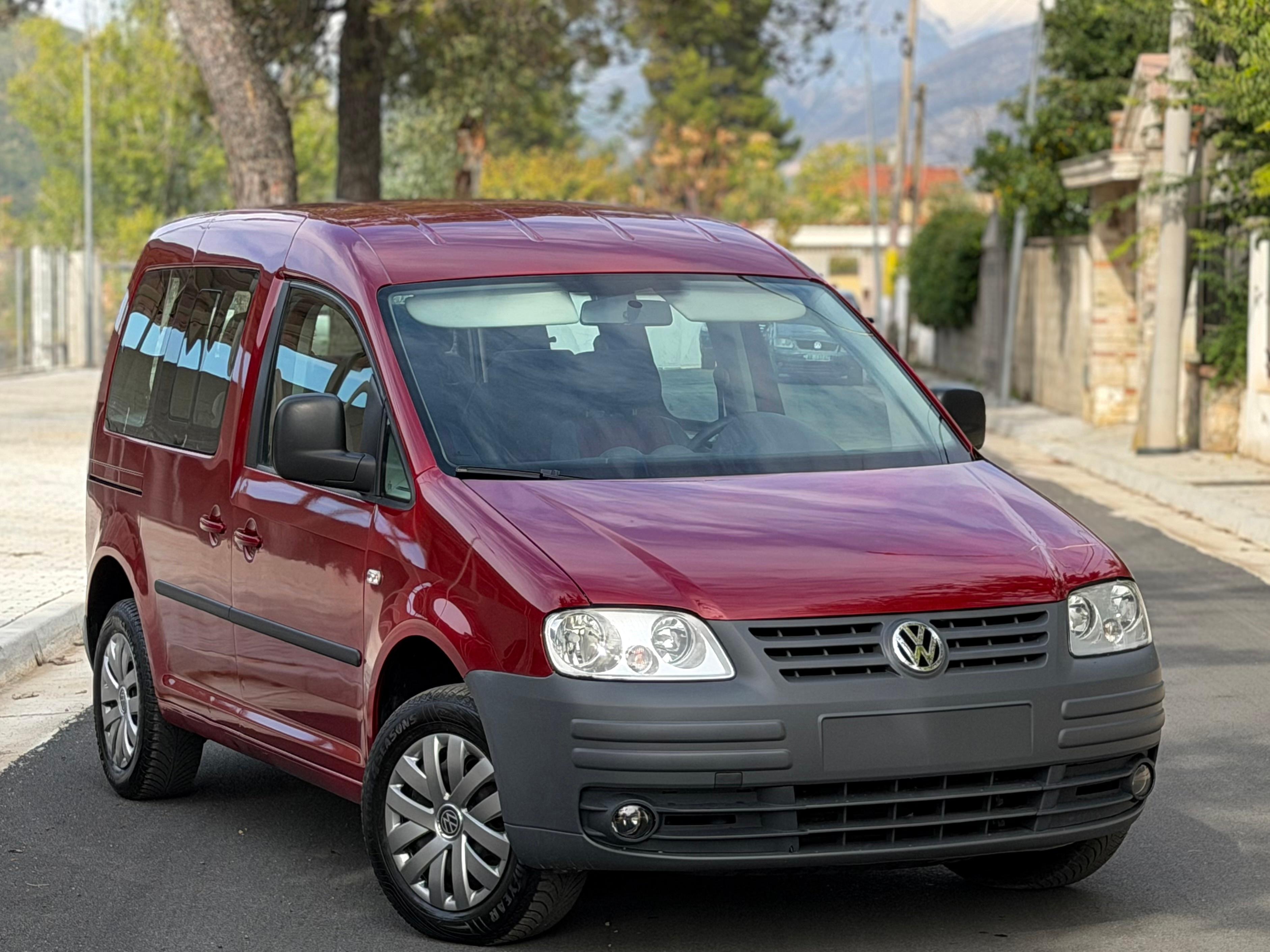 Okazion Volkswagen Caddy 1.9 Nafte 7 Vende Automatike – Tiranë