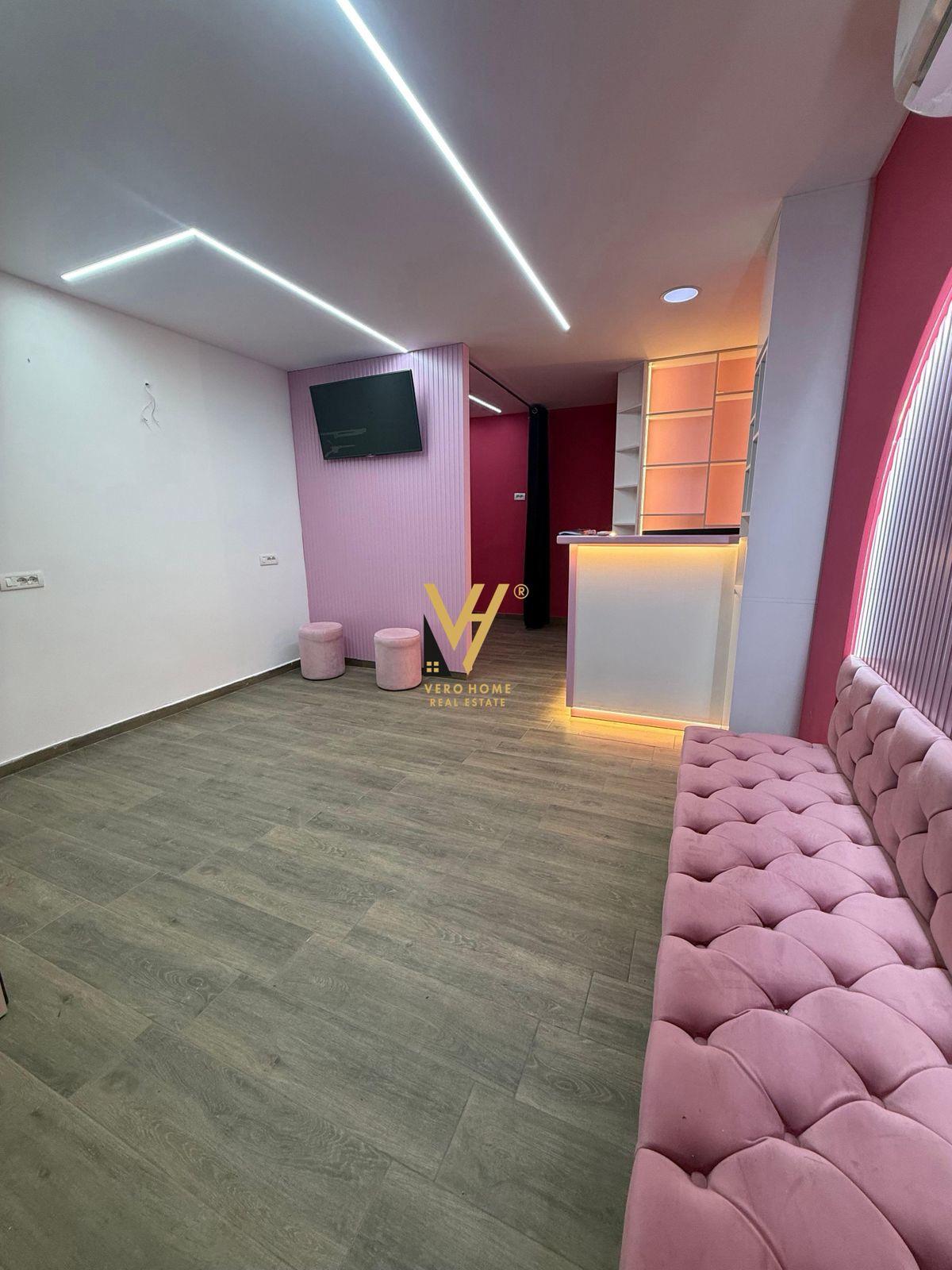 JEPET ZYRE 40 M2 ME QERA TE TOM DOSHI, SHKOZE 35.000 LEKE – Tiranë