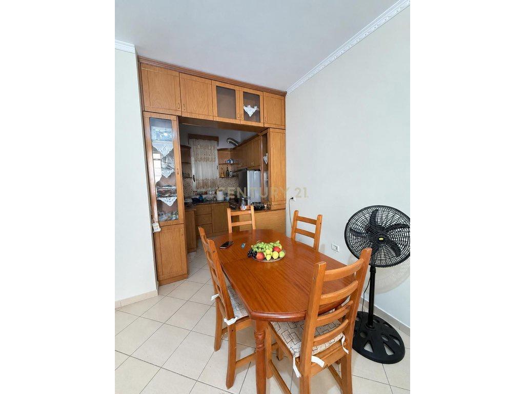 Apartament 2+1 Me Qira në Plazh Hekurudha, Durrës ! 450 € /M – Durrës
