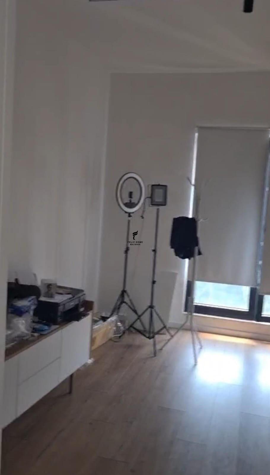 ZYRE ME QERA 100 M2 RRUGA E BARRIKADAVE 90.000 LEKE FH-82611 – Tiranë