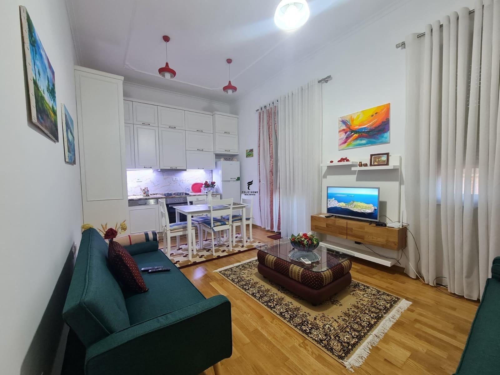 APARTAMENT ME QERA 2+1 RRUGA E DIBRES 65.000 LEKE FH-95017 – Tiranë