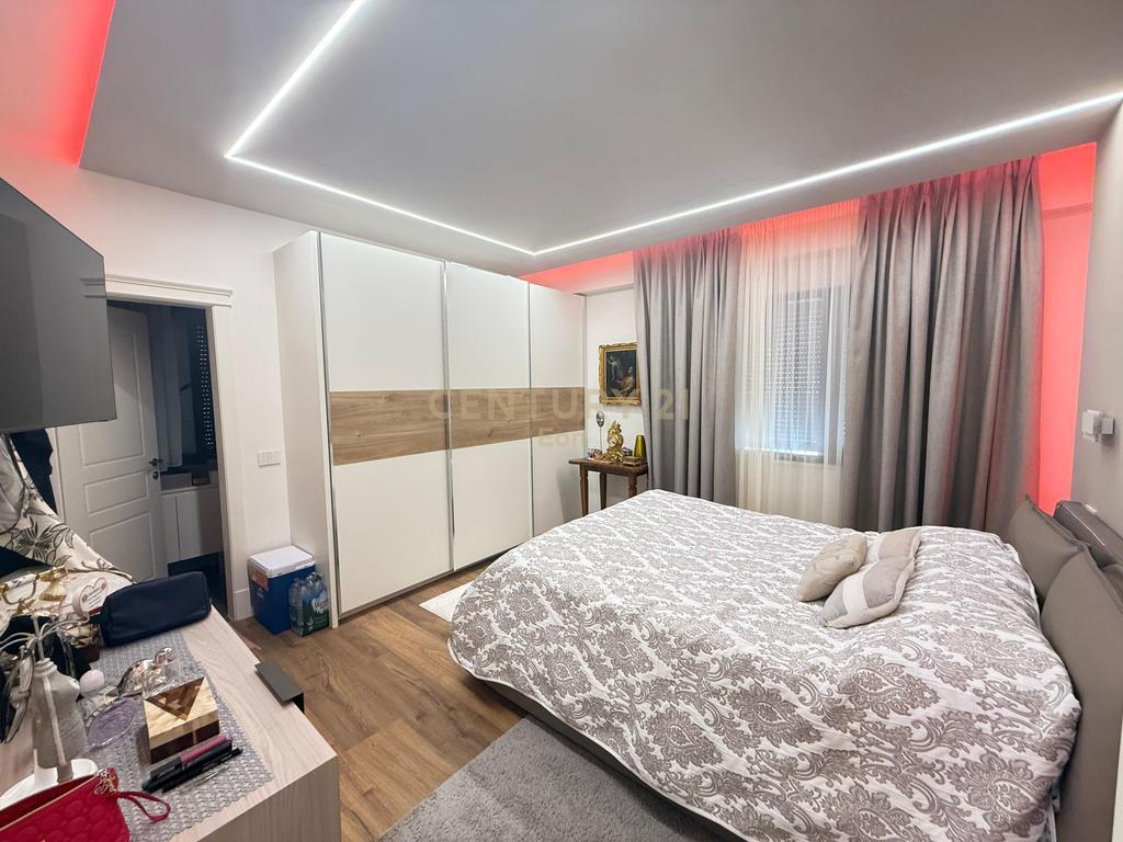 +355693448889Shitet Apartament 2+2 tek Vila e Zogut, Durrës – Durrës