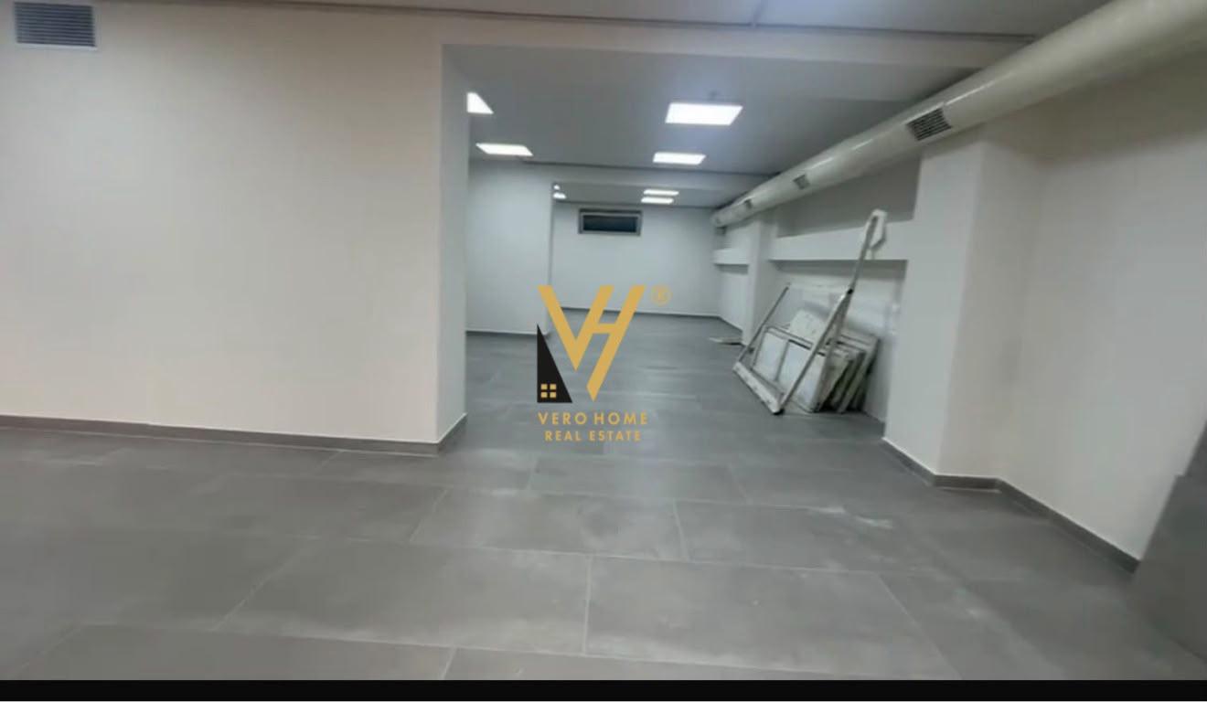 JEPET AMBIENT BIZNESI 130 M2 ME QIRA NE VASIL SHANTO 1.600 E – Tiranë