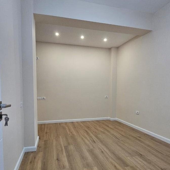 🏡 SHITET APARTAMENT 1+1 – RRUGA E KAVAJËS, TIRANË 📍 Vendn – Tiranë