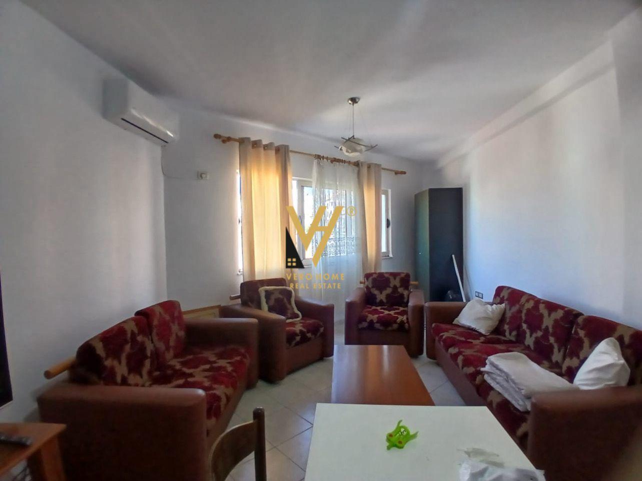 JEPET APARTAMENT 2+1+BLK ME QIRA TE HARRY-FULTZ 55.000 LEKE – Tiranë