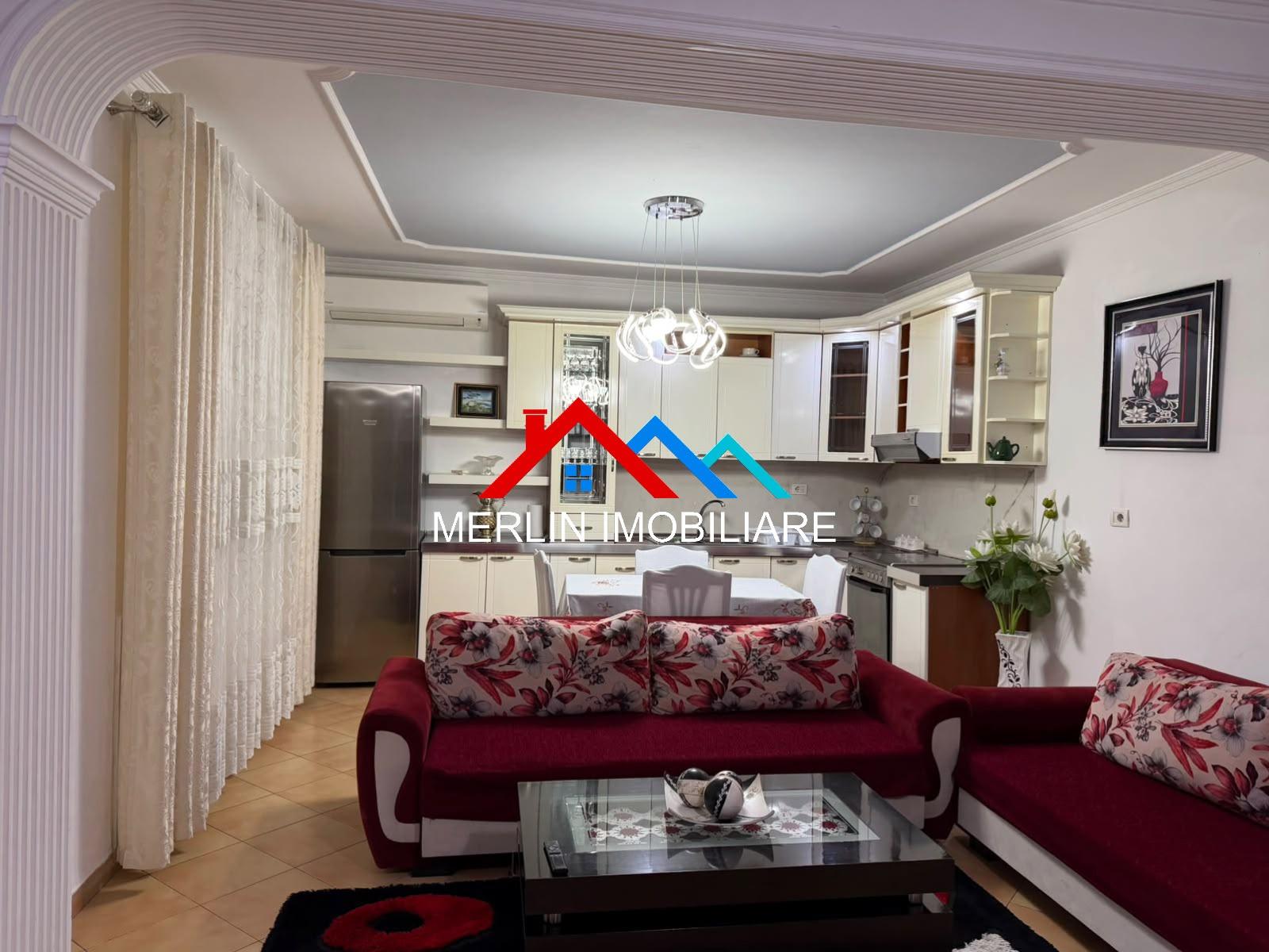 JEPET APARTAMENT 2+1+2 ME QERA AFER BULEVARDIT TE RI. – Tiranë - 1