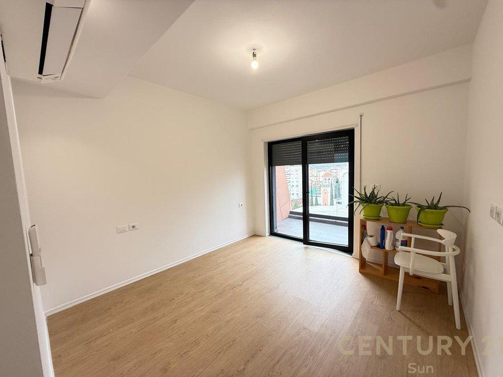 Studio+Zyra 3+3 Me Qira në Rrugen e Kavajës! – Tiranë