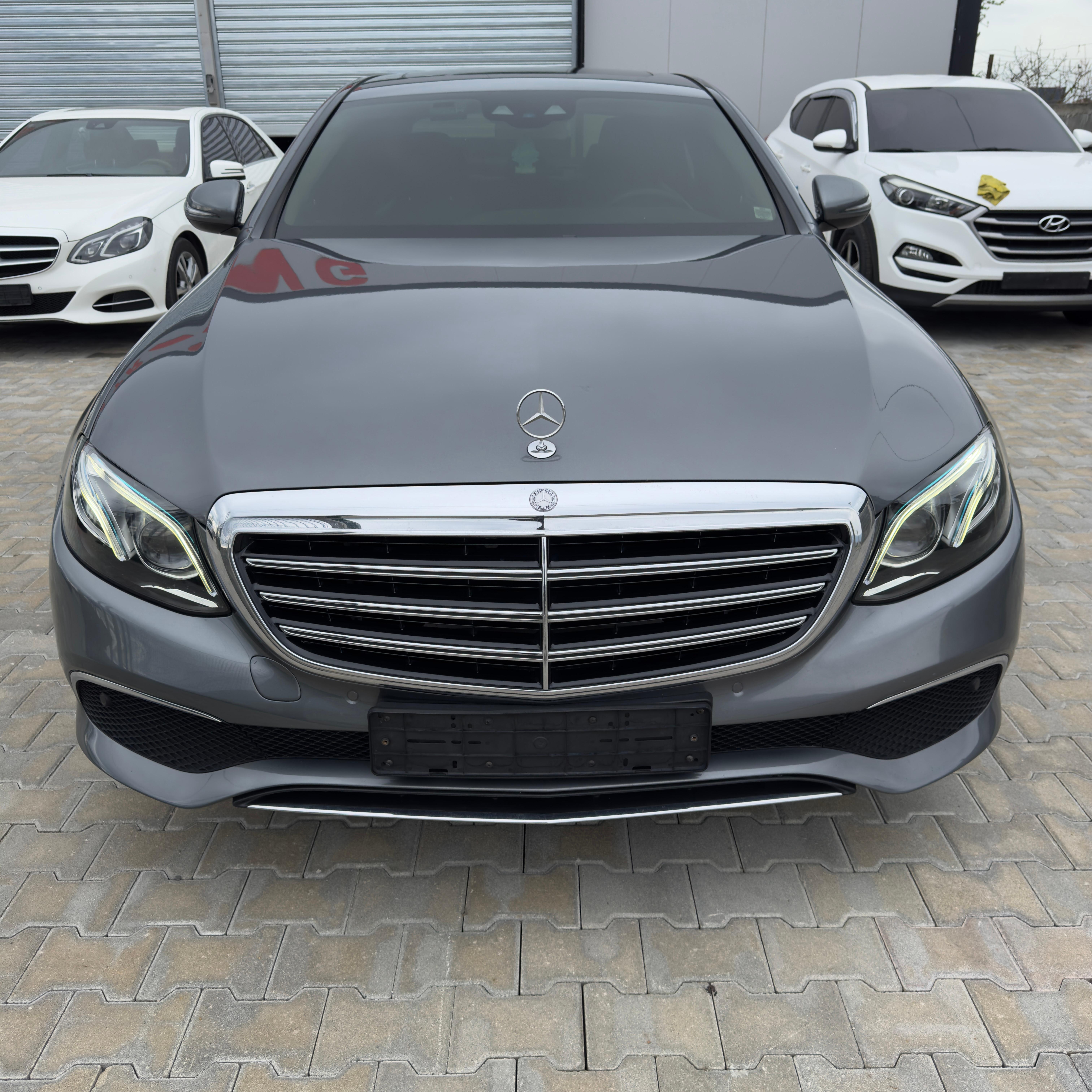 MERCEDES-BENZ E CLASS 220 D – Tiranë