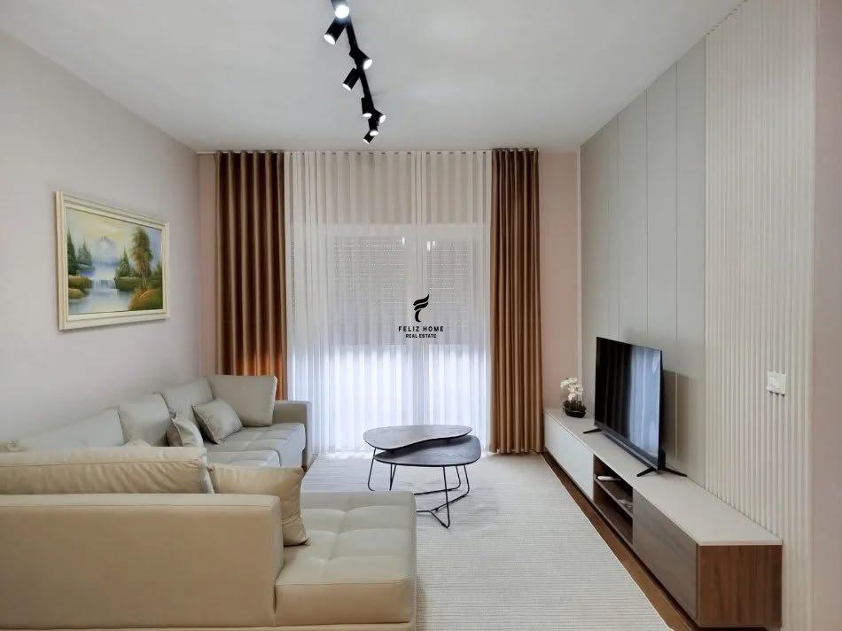 APARTAMENT ME QERA 1+1 PAZARI I RI 70.000 LEKE FH-97681 – Tiranë