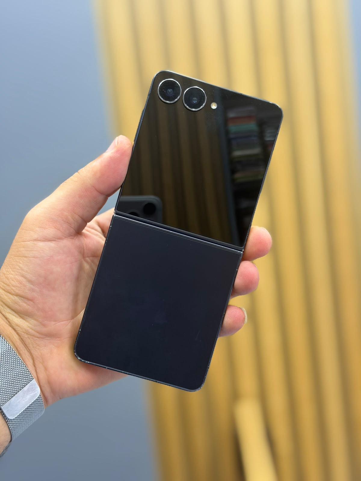 SAMSUNG FLIP 7 (512GB 12GB RAM) – Tiranë
