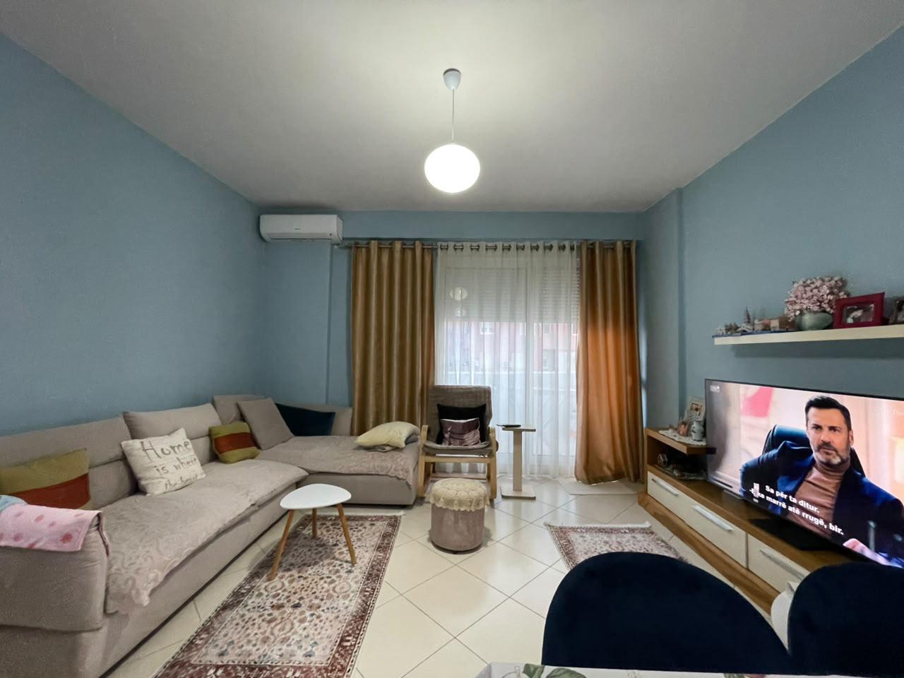 🏡 JEPET ME QIRA APARTAMENT 1+1 – 21 DHJETORI, KONTAKTI – Tiranë