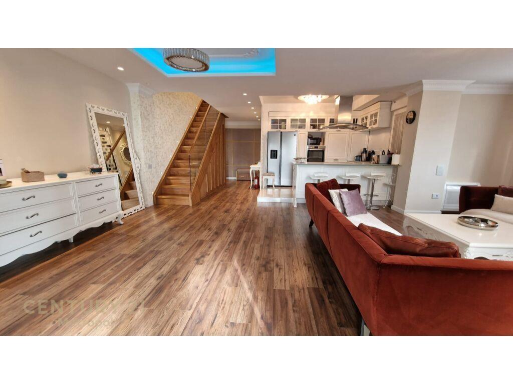Ofrojmë për qira duplex luksoz pranë Qendrës! – Tiranë - 1