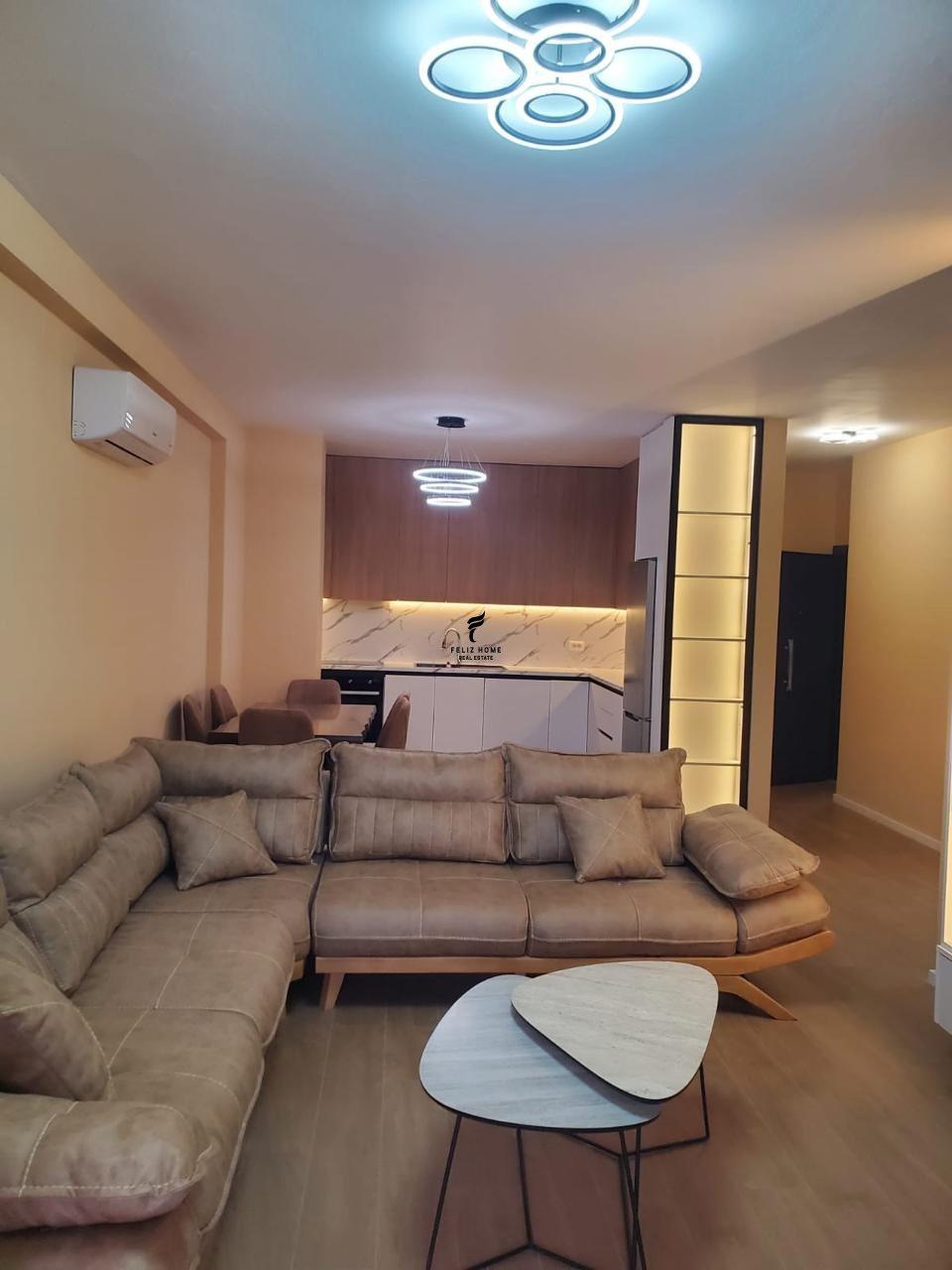 APARTAMENT ME QERA 2+1+2 LIQENI I THATE 1200 EURO FH-98874 – Tiranë