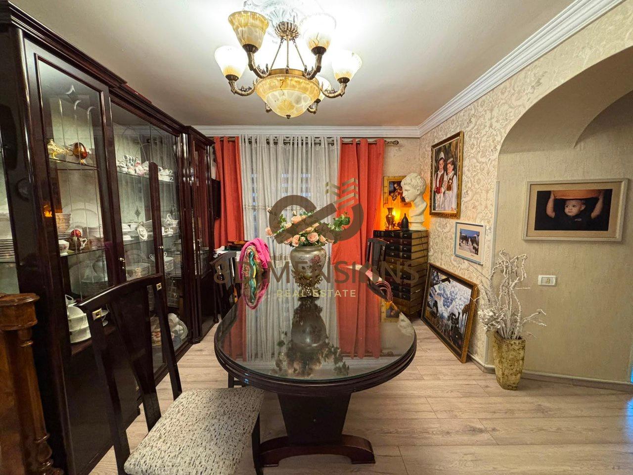 Shitet Apartament 3+1+2, tek Stadiumi Dinamo D8143Z-7 – Tiranë - 1