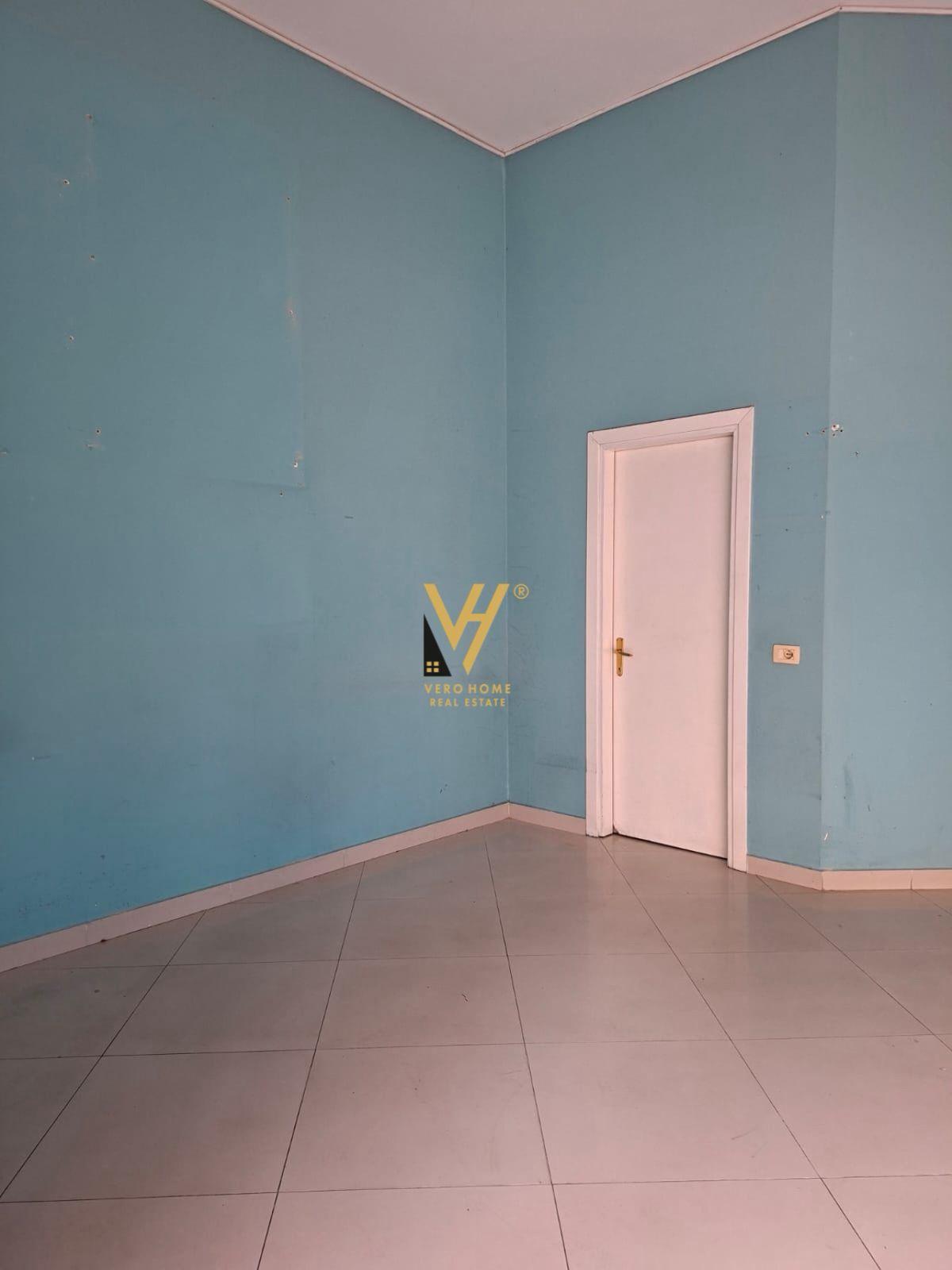 JEPET DYQAN 25 M2 ME QERA TE KOMUNA PARISIT 50.000 LEKE – Tiranë - 1