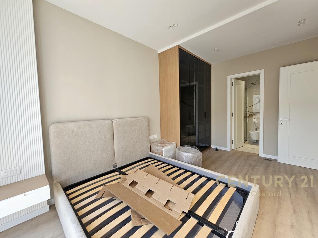 SHITET APARTAMENT 2+1+2+ POST PARKIMI TE "XHELUKSI" LIQENI I – Tiranë - 1